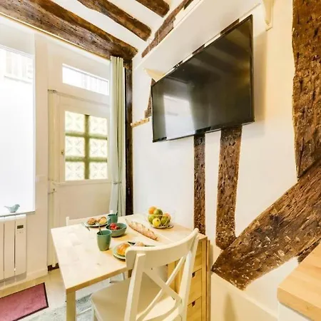 Juliette - Tiny 1br Pantheon Luxembourg Hideaway * Parigi